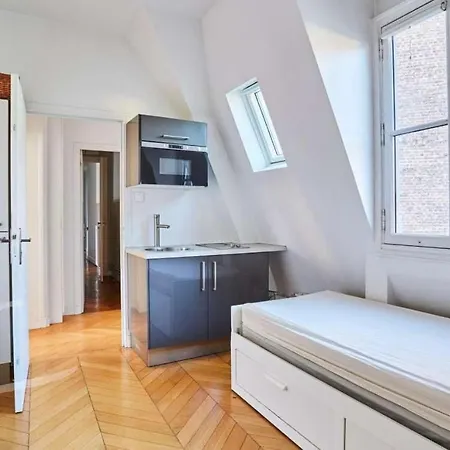 Luxury In Paříž
